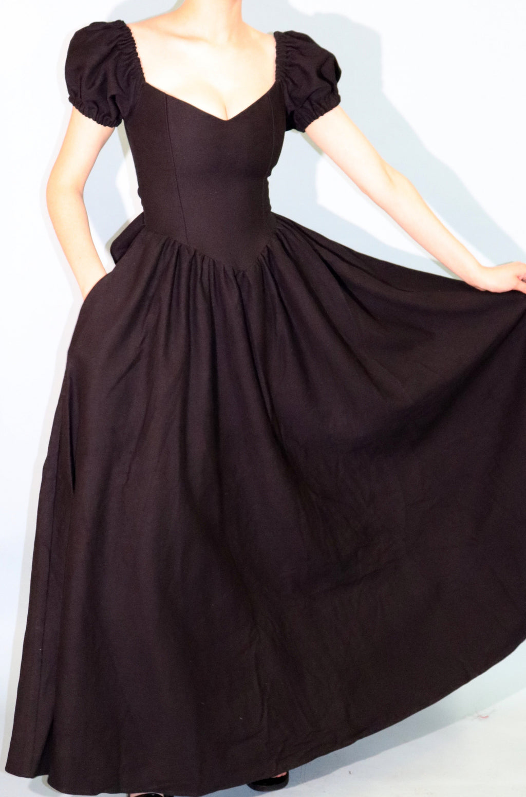 The Virgin Gown Black M / Black