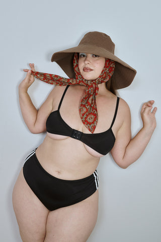 Cotton Beach Hat Brown/Red Couch
