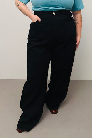 SAMPLE #553 - 2X Black TALL Jeans