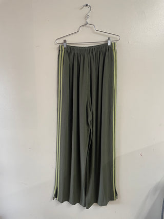 #27: L Scrap Sporty Lazy Pants Soft Linen - Army Green / Sage Green