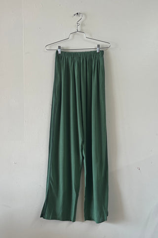 #19: XS Scrap Sporty Lazy Pants Soft Linen - Mid Green / Forest Green