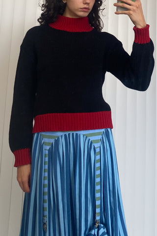 SAMPLE #62 - S Chunky Knit Pullover Sweater - Black / Red
