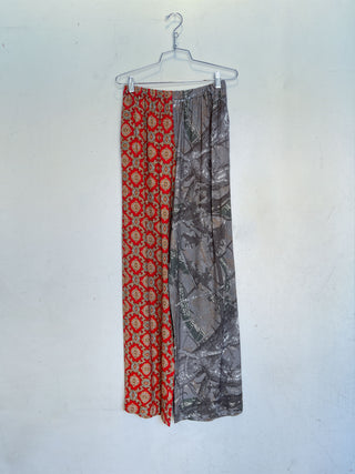 #28: M Scrap Split Print Lazy Pants - Fancy Red Couch / Forest Camo