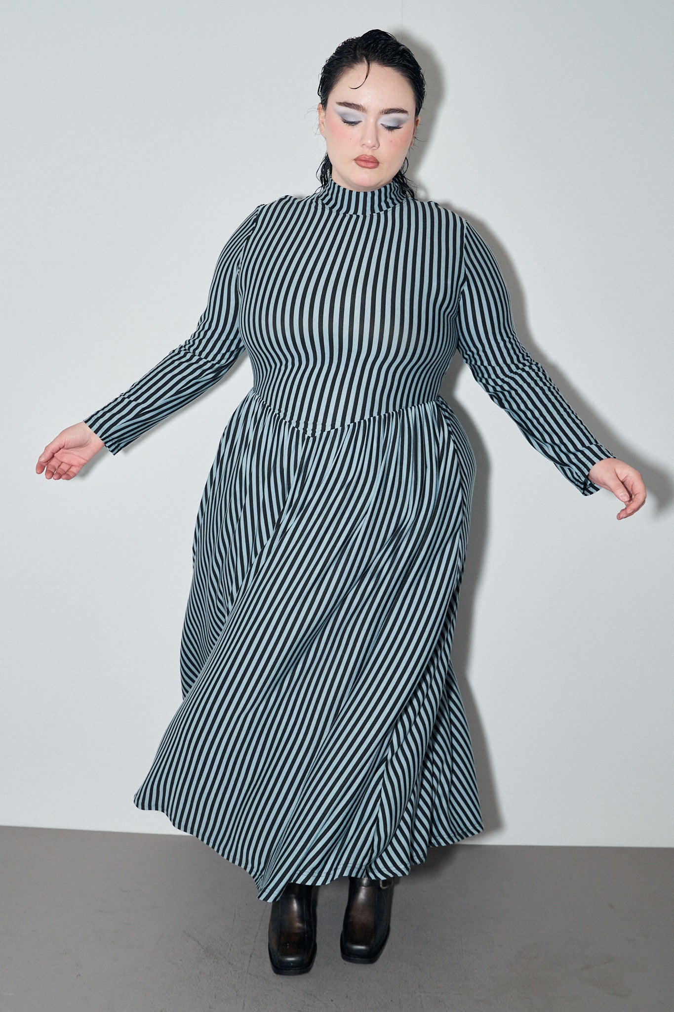 Long Sleeve Travel Dress Blue Stripe L / Blue Stripe Long Sleeve Travel Dress Blue Stripe L / Blue Stripe
