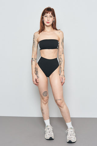 XS