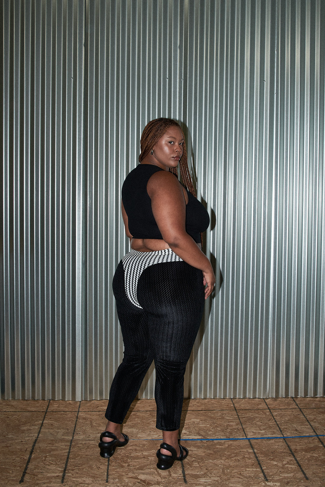 Criminal Crotch Thong Velvet Leggings Black/White