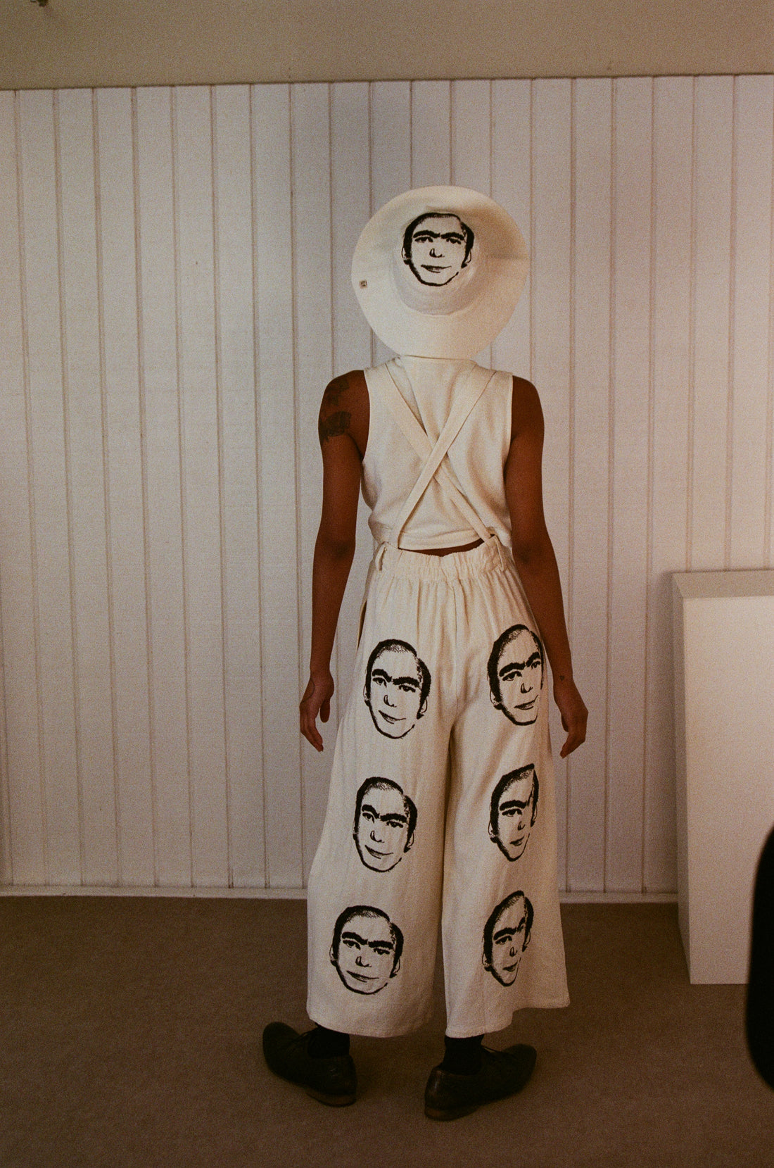 THIS MAN Suspender Linen Wide Leg Trousers